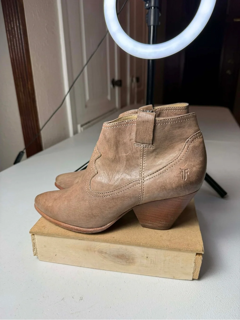Frye Reina Bootie Sz 8.5 Country Western Style Ash Cowgirl Bar Line Dancing